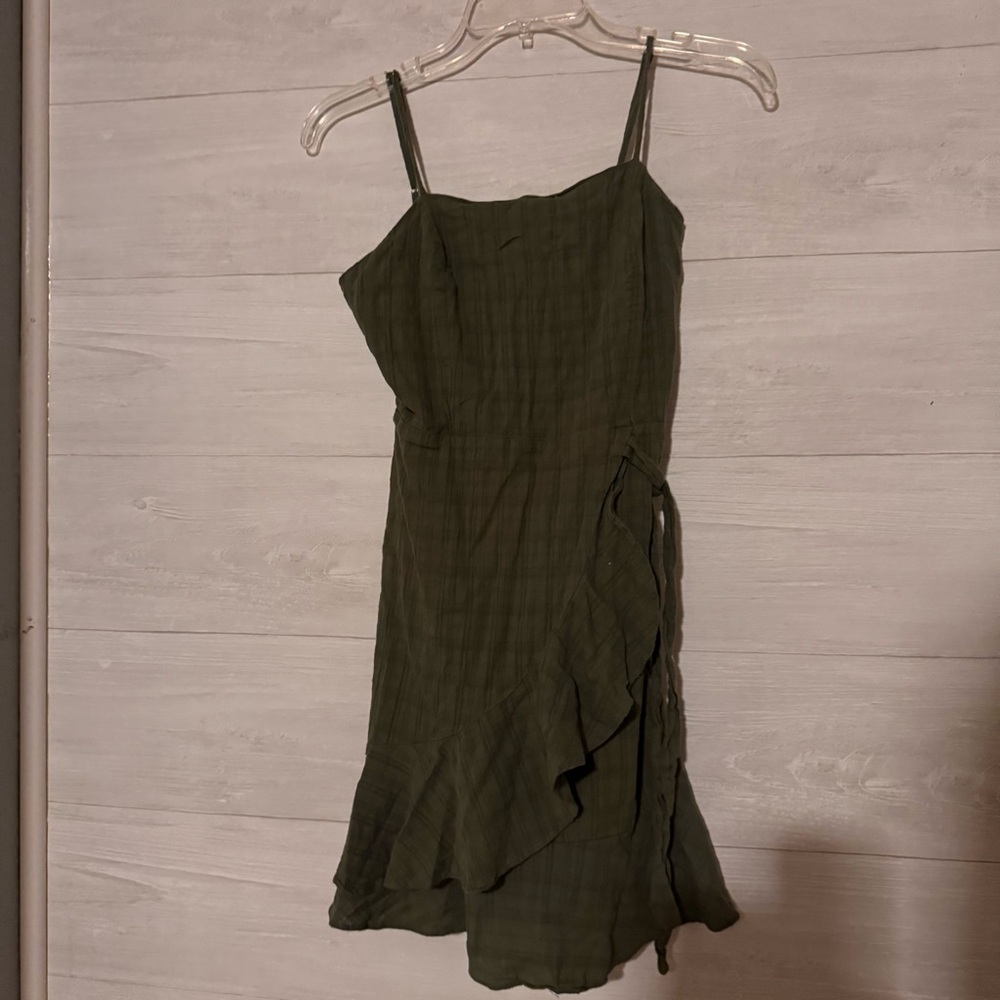 Girls Altar’d State Dress Green Sleeveless Side Zipper  MEDIUM